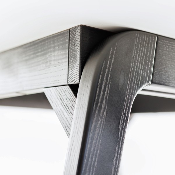 Стіл Floki d-120 — стильний і функціональний для вашої кухні чи кафе