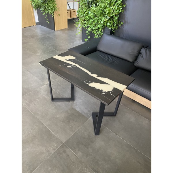 Обідній стіл Black&White: ідеальне поєднання металу та дерева для вашої кухні