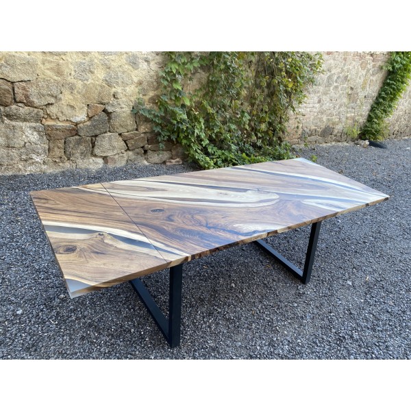 Обідній розкладний стіл з натурального дерева Горіх з епоксидною смолою