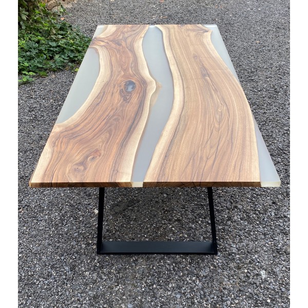 Обідній стіл Aware – стильний вибір для вашої кухні