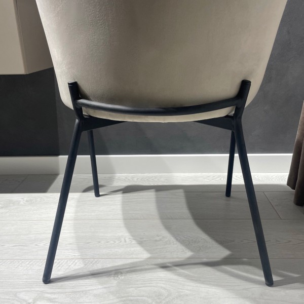 Крісло Miranda — сучасний стиль для вашої кухні чи кафе