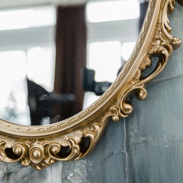 Дзеркало Rosana - елегантний аксесуар для спальні в класичному стилі