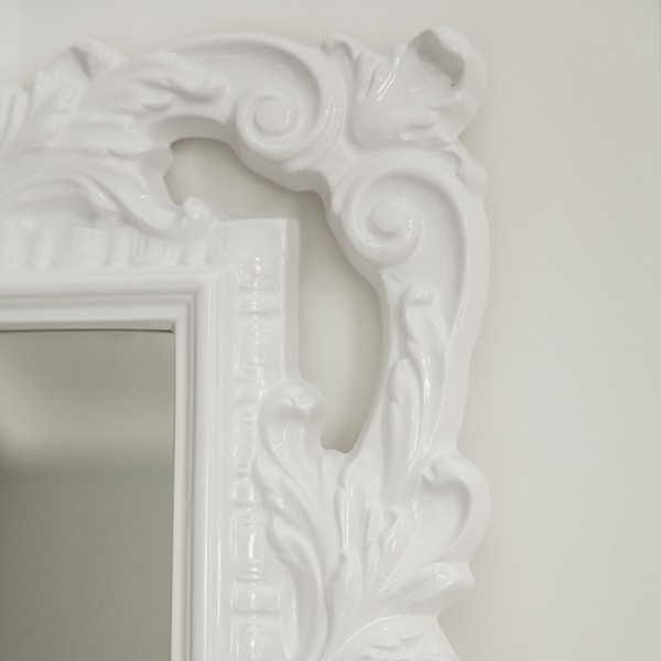 Дзеркало Lara — класичний стиль для вашої спальні