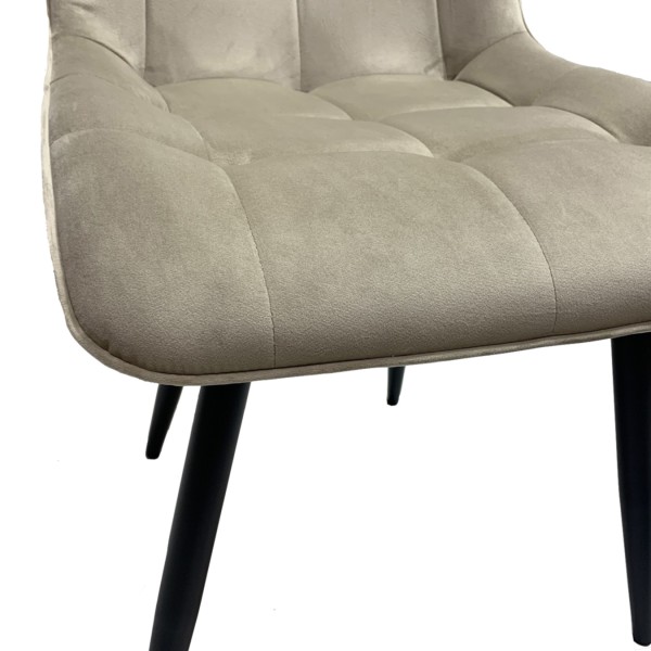 Стілець Lukas black — стильний стілець для кухні та кафе