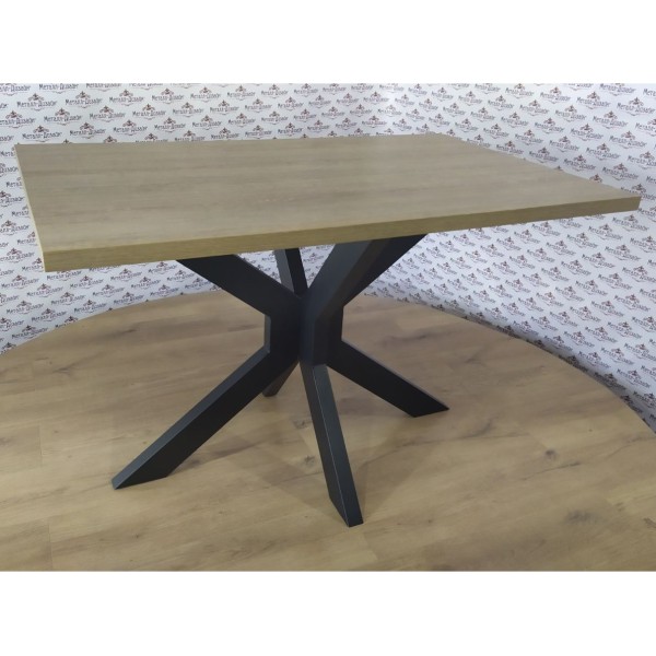 Стіл обідній Крос: стильний і практичний вибір для вашої кухні чи кафе