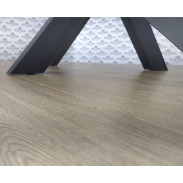 Стіл обідній Крос: стильний і практичний вибір для вашої кухні чи кафе