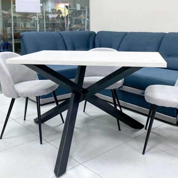 Стіл обідній Айрон – стиль та комфорт для вашої кухні або кафе