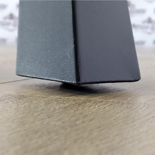 Стіл обідній Айрон – стиль та комфорт для вашої кухні або кафе