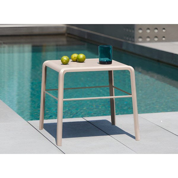 Столик приставний Vela – стильний та зручний меблевий аксесуар для вашого дому