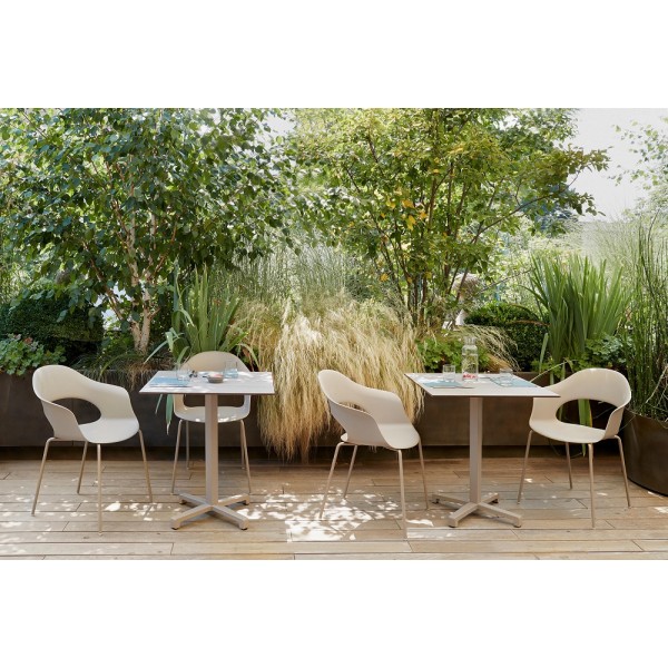 Стіл Cross 70x70 — стильний та практичний стіл для вашого інтер'єру