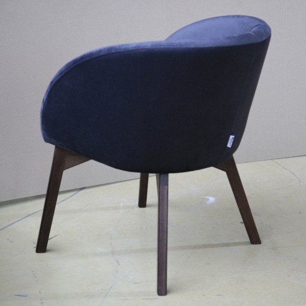 Крісло Philip — класика та сучасність для вашої оселі або кафе