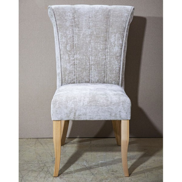 Стілець Dorothy – стиль та комфорт для вашої кухні