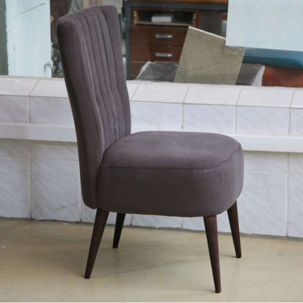 Стілець Alex – класичний стиль для вашої кухні та кафе