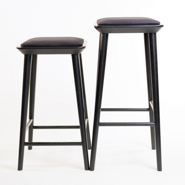 Напівбарний стілець Happy – ваш стильний вибір для дому та кафе