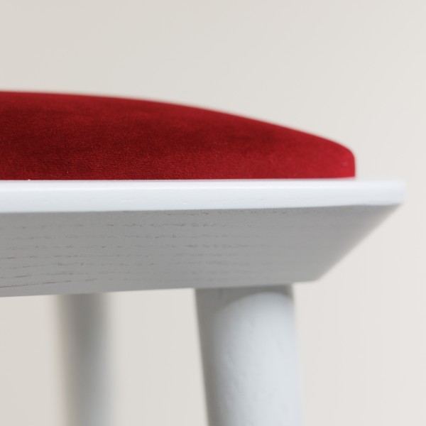 Напівбарний стілець Happy – ваш стильний вибір для дому та кафе