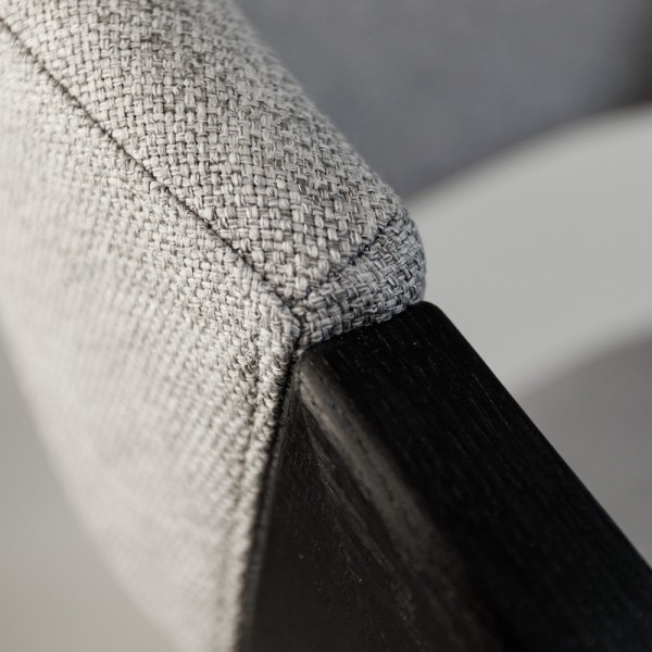 Крісло Otis чорне - елегантність та комфорт для вашого інтер'єру