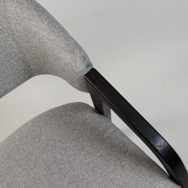 Крісло Otis чорне - елегантність та комфорт для вашого інтер'єру