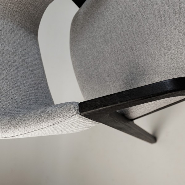 Крісло Otis чорне - елегантність та комфорт для вашого інтер'єру