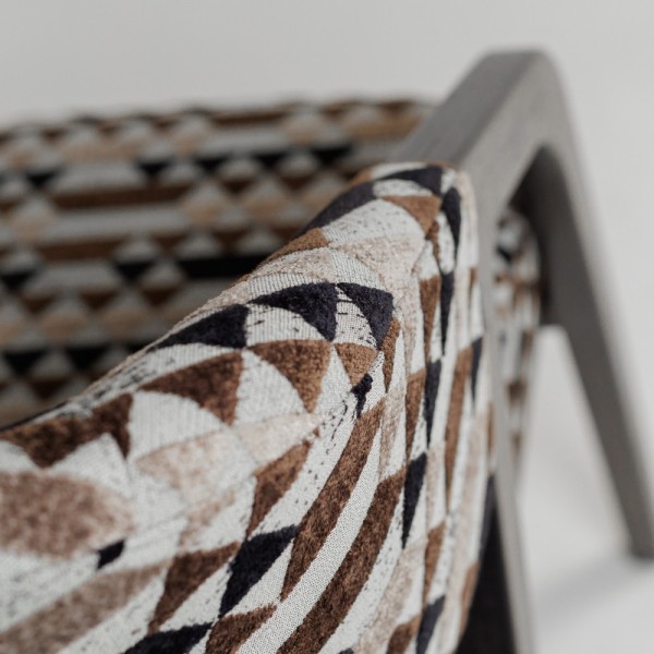 Крісло Otis чорне - елегантність та комфорт для вашого інтер'єру