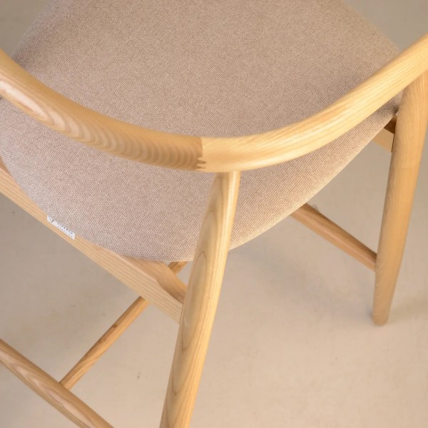 Напівбарний стілець Mamont - ідеальне поєднання стилю та комфорту