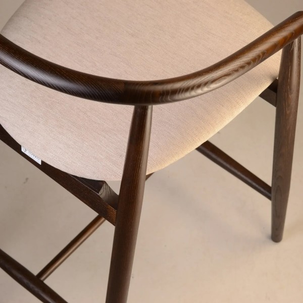 Напівбарний стілець Mamont - ідеальне поєднання стилю та комфорту